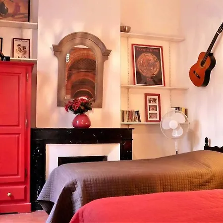 Opera-style Downtown Maison Carre * نيم